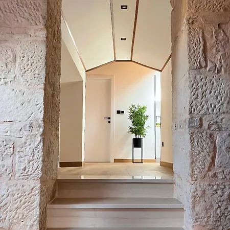 Luxury White House Sinj
