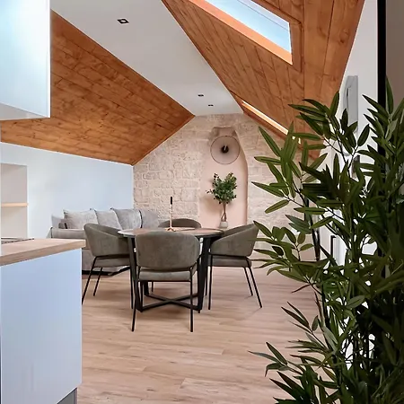 Apartman Luxury White House