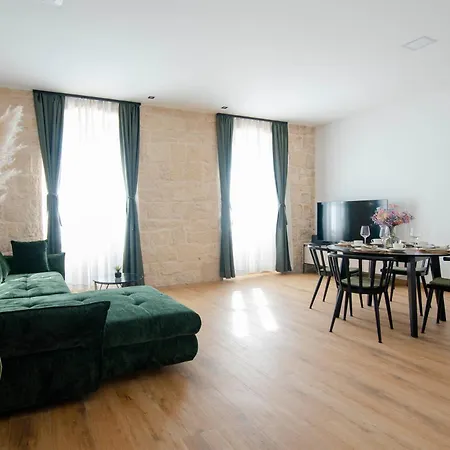 Luxury White House Apartman