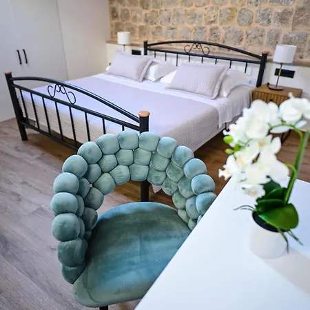 Luxury White House Apartman Sinj