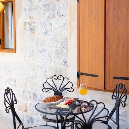 Luxury White House Apartman Sinj