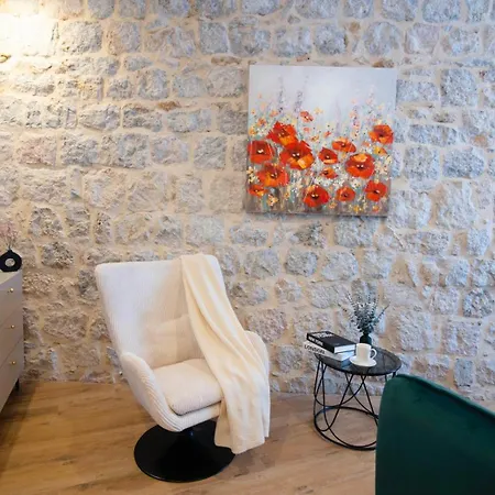 Luxury White House Apartman Sinj